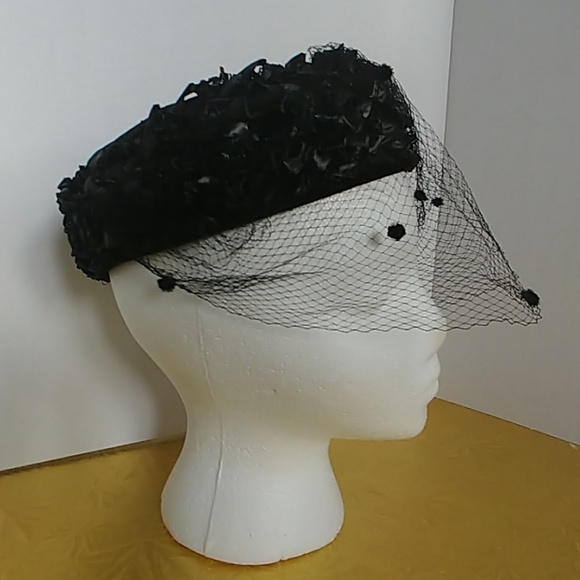 hat with netting